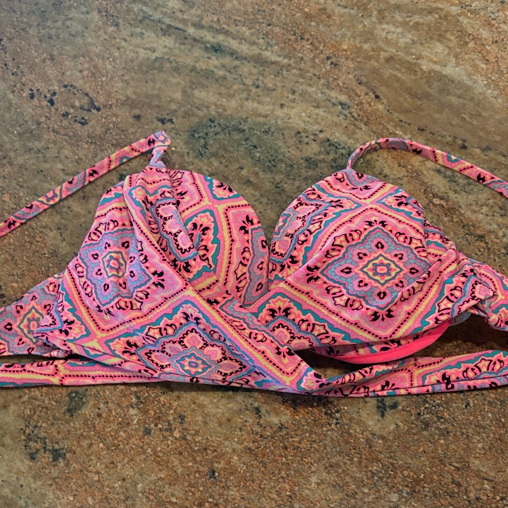 Vibrant Pink Patterned Bikini Set - image 3